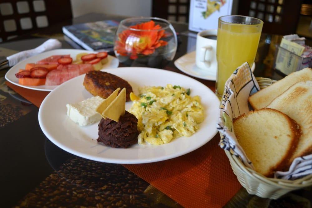 Hotel Villa Florencia Zona Rosa Σαν Σαλβαντόρ Εξωτερικό φωτογραφία